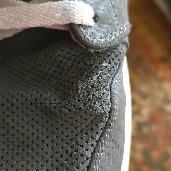 Jordan 1 Sneakers - Picture 4 of 4